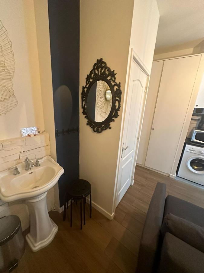 Super Location Meets Charming Studio -Ecole Militaries Champ De Mars - 7Th Arrondisment Apartment ปารีส ภายนอก รูปภาพ